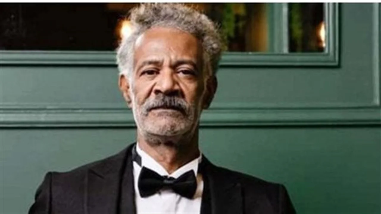 بطل السينما العالمية.. المحطات الملهمة في مسيرة الصيدلي المبدع محمود ميسرة السراج